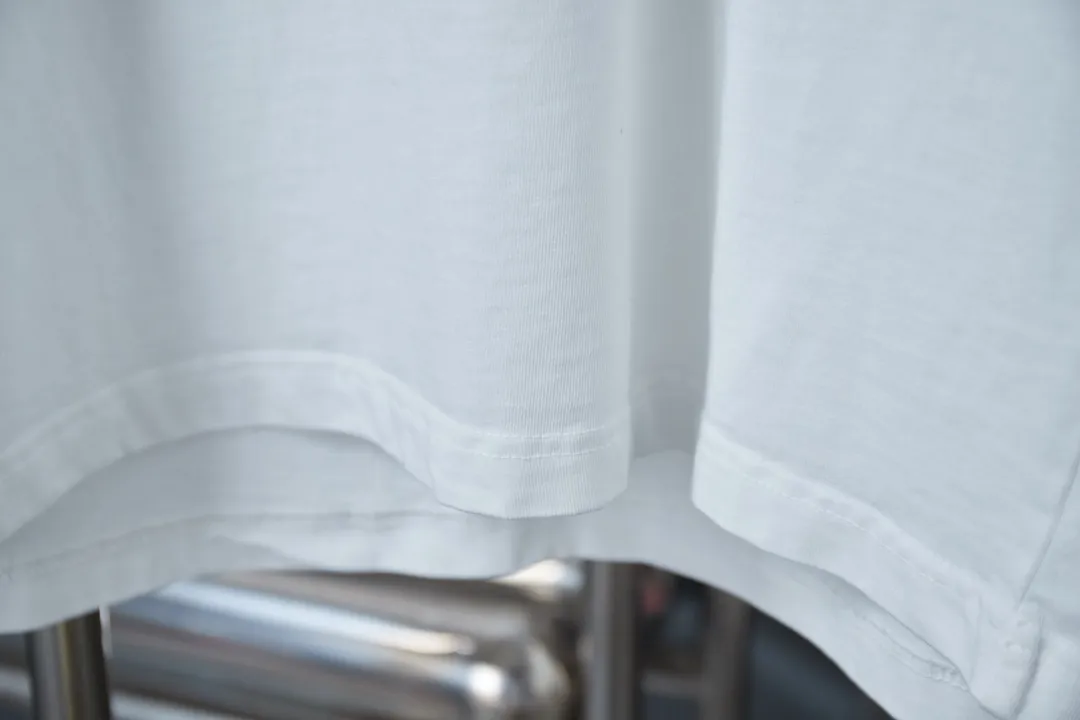 🅿️210 Ch*ome Hearte 25SS early spring new style Three-dimensional sponge thick version Chloë Hearte logo short sleeves Light luxury essential item for daily commuting for men and women Correct version Welcome to compare Detailed features · 320g 100% pure cotton double yarn jersey fabric · Custom dyed in the same vat with special thickened 32 count double-ply 1X1 thread · Three-dimensional sponge thick version Chloé Hearte logo printing · Ready-to-wear dyeing Then do the faded fried snowflake process, then wash it to make it look old · General washing to improve the effect · Double-needle stitching and cross-stitch process · Original main mark, washed tag, brand moisture-proof paper packaging Color: white/black/green/blue Size: S/M/L/XL